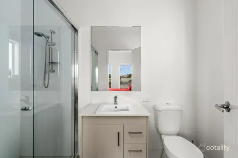 Property photo of 1/47 Belclaire Drive Westbrook QLD 4350