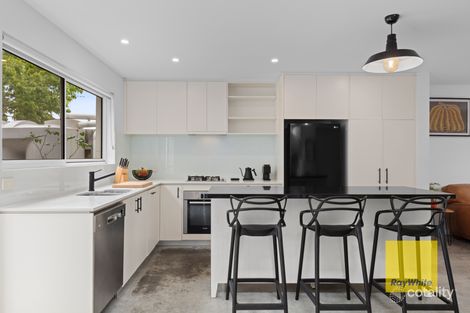 Property photo of 5 Dundee Place Newtown VIC 3220