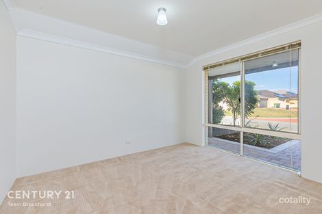 Property photo of 8 Mortlock Cove Gosnells WA 6110