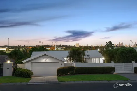 Property photo of 8 Summit Crescent Carrara QLD 4211