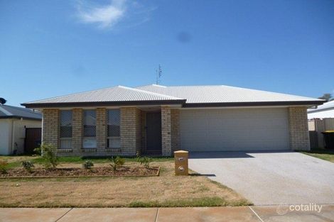 8 Bridgeman Pde, Chinchilla, QLD 4413