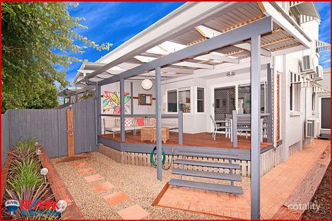 Property photo of 5/27 Fifth Avenue Sandgate QLD 4017