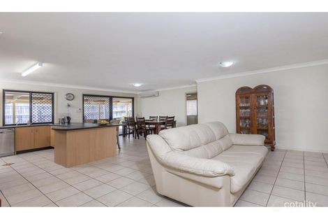 Property photo of 17 Robertson Drive Burnside QLD 4560