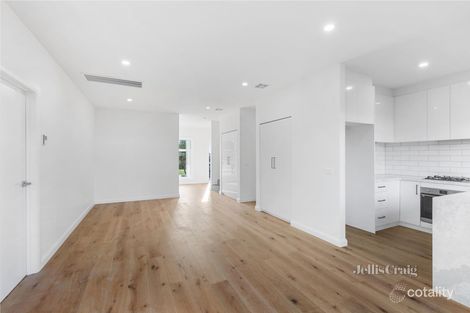 Property photo of 6B Beverley Grove Mount Waverley VIC 3149