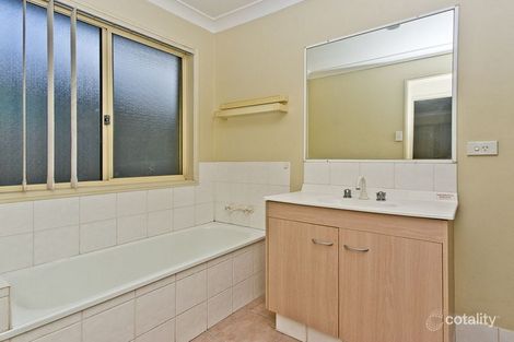 Property photo of 31 Trade Winds Drive Helensvale QLD 4212