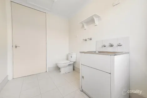 Property photo of 6 Mianga Crescent Unanderra NSW 2526