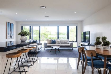 4 Concourse Dr, Mermaid Waters, QLD 4218