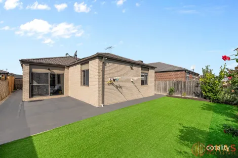 Property photo of 14 Lilyturf Drive Tarneit VIC 3029