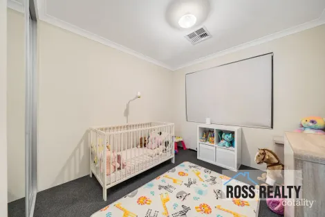 Property photo of 4A Matthews Close Noranda WA 6062