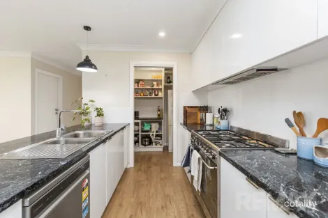 Property photo of 11 Muttama Parade Gobbagombalin NSW 2650