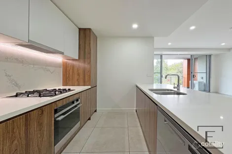 109/98 Lakeside Pde, Jordan Springs, NSW 2747