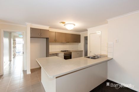 Property photo of 14 Mikasa Place Pakenham VIC 3810