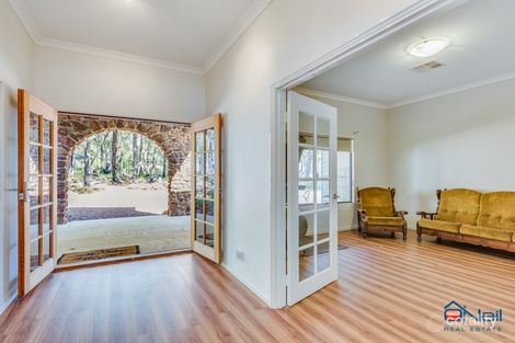 Property photo of 27 Hibbertia Court Jarrahdale WA 6124