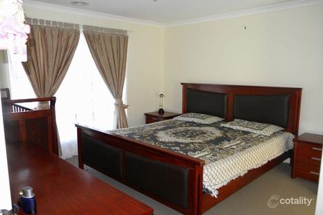 Property photo of 18 Violet Way Cranbourne VIC 3977