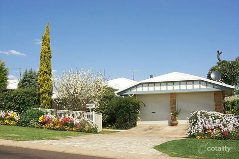 12 Honeysuckle Dr, Glenvale, QLD 4350