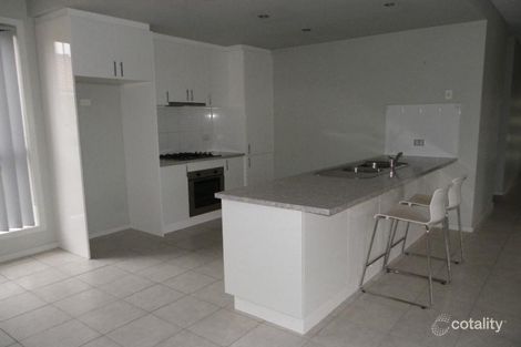 Property photo of 30 Sunny Park Close Gisborne VIC 3437