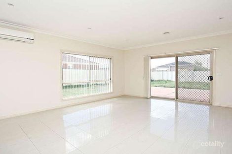 Property photo of 14 Harrow Place Truganina VIC 3029