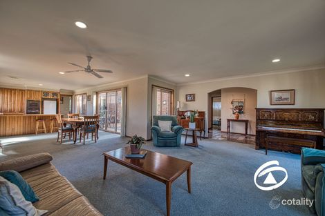 Property photo of 7 McCaffery Rise Pakenham VIC 3810