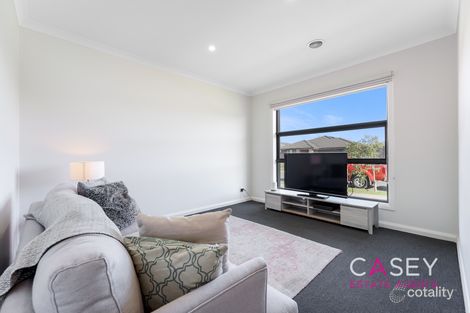 Property photo of 8 Strickland Street Cranbourne West VIC 3977