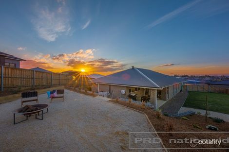 Property photo of 10 Orchard Close Gillieston Heights NSW 2321