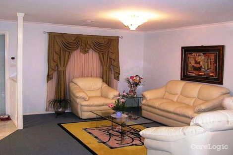Property photo of 31 Wyperfeld Circuit Caroline Springs VIC 3023