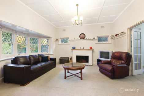 Property photo of 1 Hillcrest Road Glen Iris VIC 3146