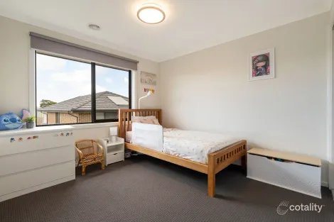 Property photo of 12 Loxley Circuit Westmeadows VIC 3049