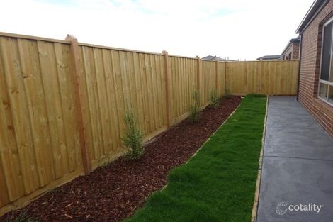 Property photo of 10 Gossamer Way Mickleham VIC 3064