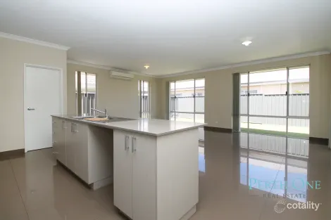 Property photo of 16 Menner Way Piara Waters WA 6112