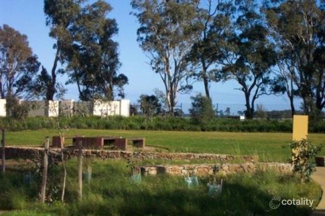 11/2 Barton Dr, Sandhurst, VIC 3977