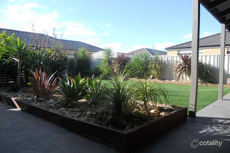 Property photo of 10 Alderstead Place Caroline Springs VIC 3023