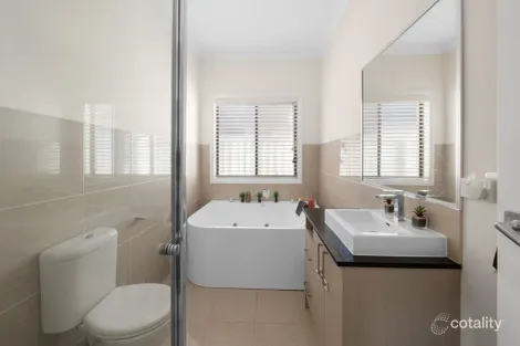 Property photo of 10 Yalmy Avenue Wollert VIC 3750