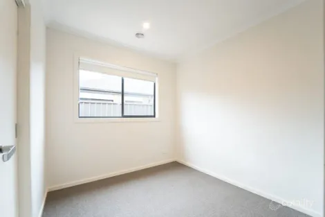 Property photo of 3 Stevenage Drive Strathtulloh VIC 3338