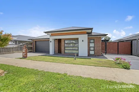 Property photo of 15 Applebox Crescent Yarragon VIC 3823