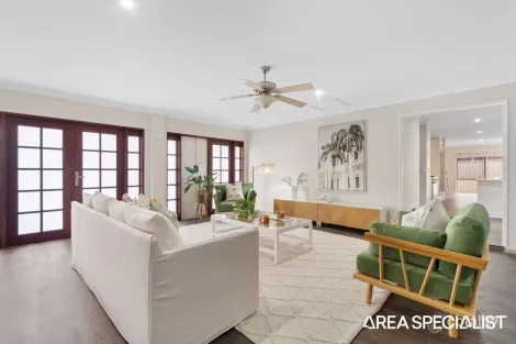 Property photo of 3 Adaminaby Drive Helensvale QLD 4212