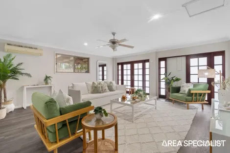 Property photo of 3 Adaminaby Drive Helensvale QLD 4212