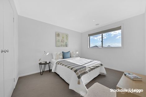 Property photo of 5 Honeycomb Avenue Manor Lakes VIC 3024