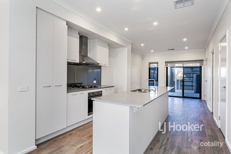 111 Troubridge Dr, West Lakes, SA 5021