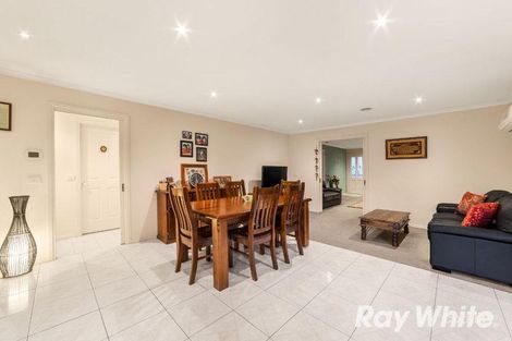 Property photo of 14 Gilroy Crescent Mill Park VIC 3082