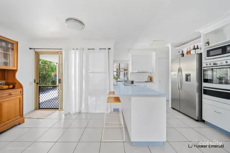 Property photo of 2 Chalmers Crescent Emerald QLD 4720