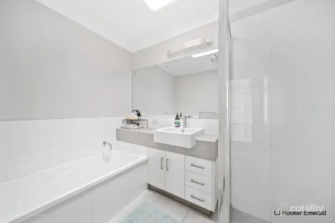 Property photo of 2 Chalmers Crescent Emerald QLD 4720