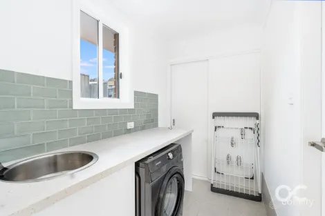 Property photo of 1/95 Sieben Drive Orange NSW 2800