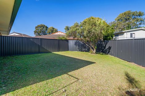2/8 Pamela Ct, Labrador, QLD 4215