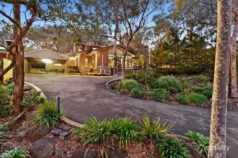 Property photo of 74 Warringah Crescent Eltham North VIC 3095