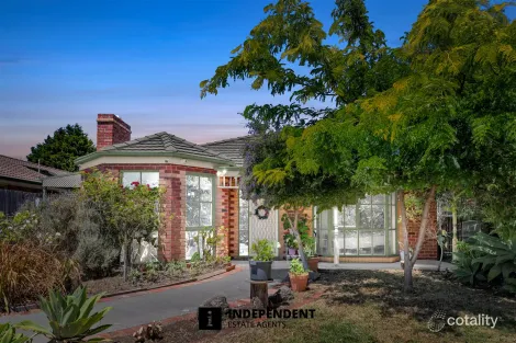 65 Hoysted Ave, Cranbourne North, VIC 3977