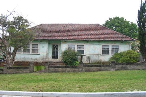 17 Glenelg St, Sutherland, NSW 2232