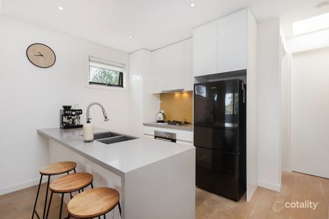 Property photo of 32 Collier Place Strathmore Heights VIC 3041