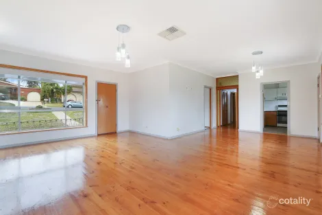 304 Desmond St, Lavington, NSW 2641