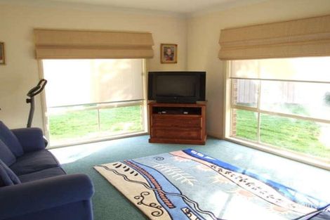 Property photo of 6 Plover Place Benalla VIC 3672