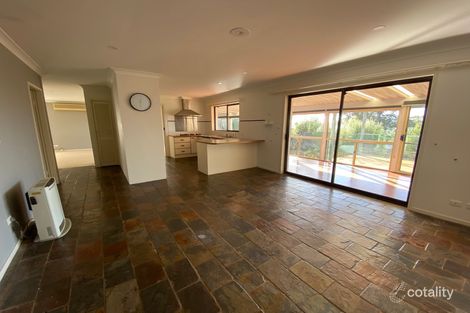 Property photo of 21 Calga Crescent Catalina NSW 2536
